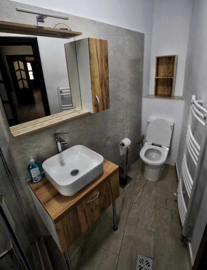 Flori'S Apartment Brasov Exterior photo